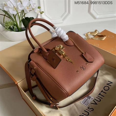 milla pm louis vuitton|Louis Vuitton Milla PM .